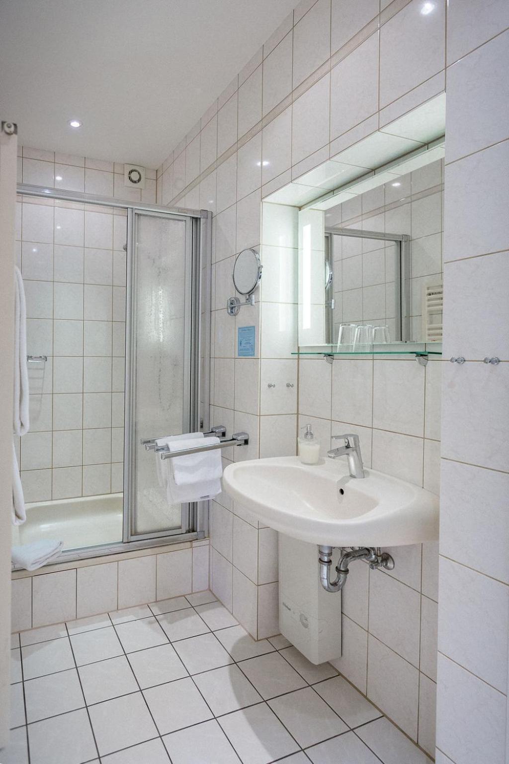 Weinhotel Offenstein Erben 埃尔特维勒 外观 照片