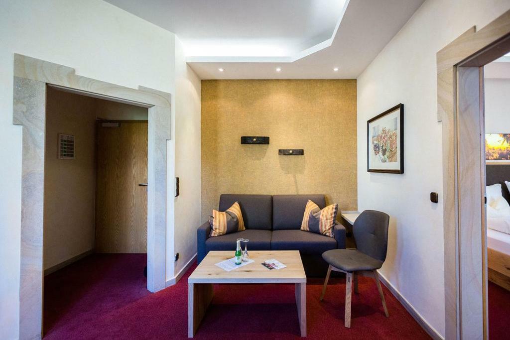 Weinhotel Offenstein Erben 埃尔特维勒 外观 照片